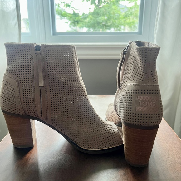 Toms High Heels - Picture 3 of 3